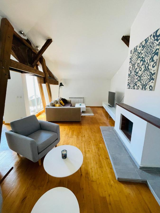 Le Confidentiel - Terrasse Et Garage Prive Apartment Nimes Bagian luar foto